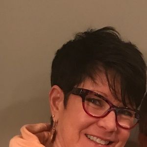 Meet your Posher, Linda